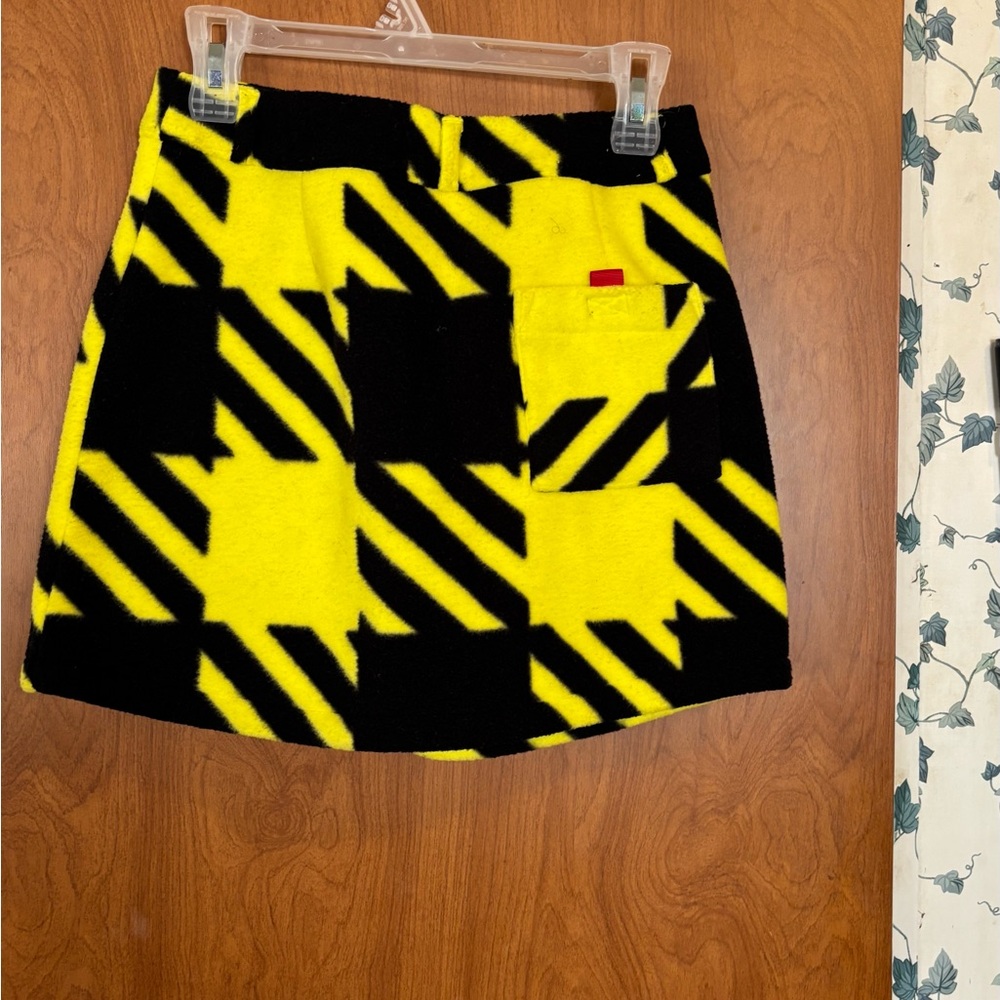 Adidas Women's Bold Yellow and Black Mini Skirt - Picture 7 of 8